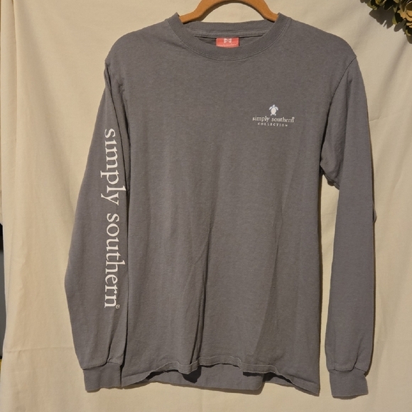 Simply Southern Small Gray Shirt with Patriotic Turtle And Long Sleeves - Picture 2 of 6